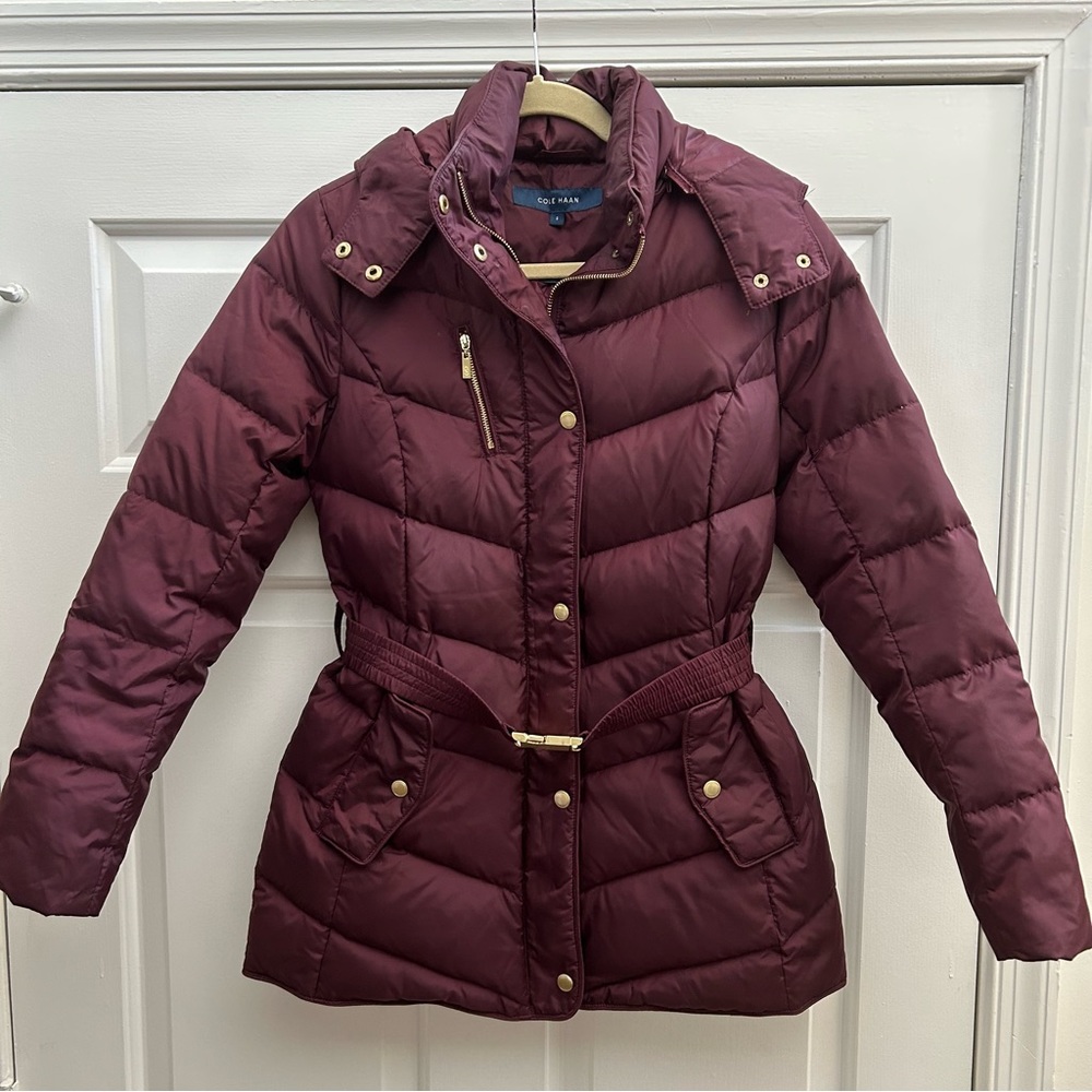 Cole Haan Down Jacket Puffer Coat Burgundy, with Belt Gold Buckle Hood Womens S